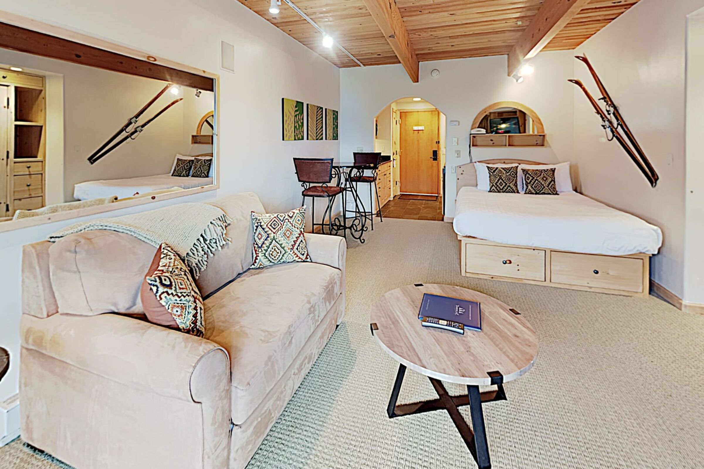 #115 - Studio Living Area