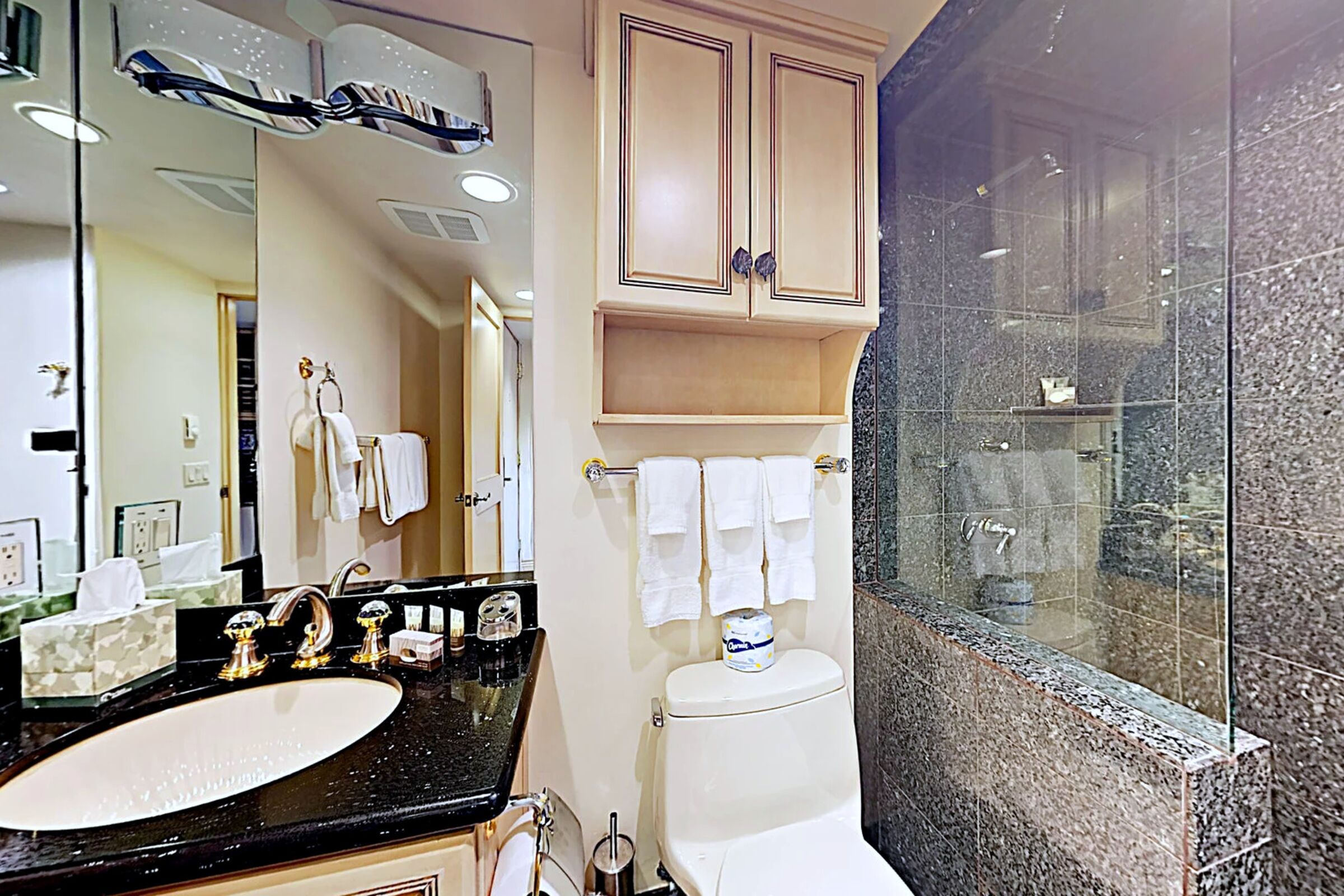 #305 - Studio Bathroom