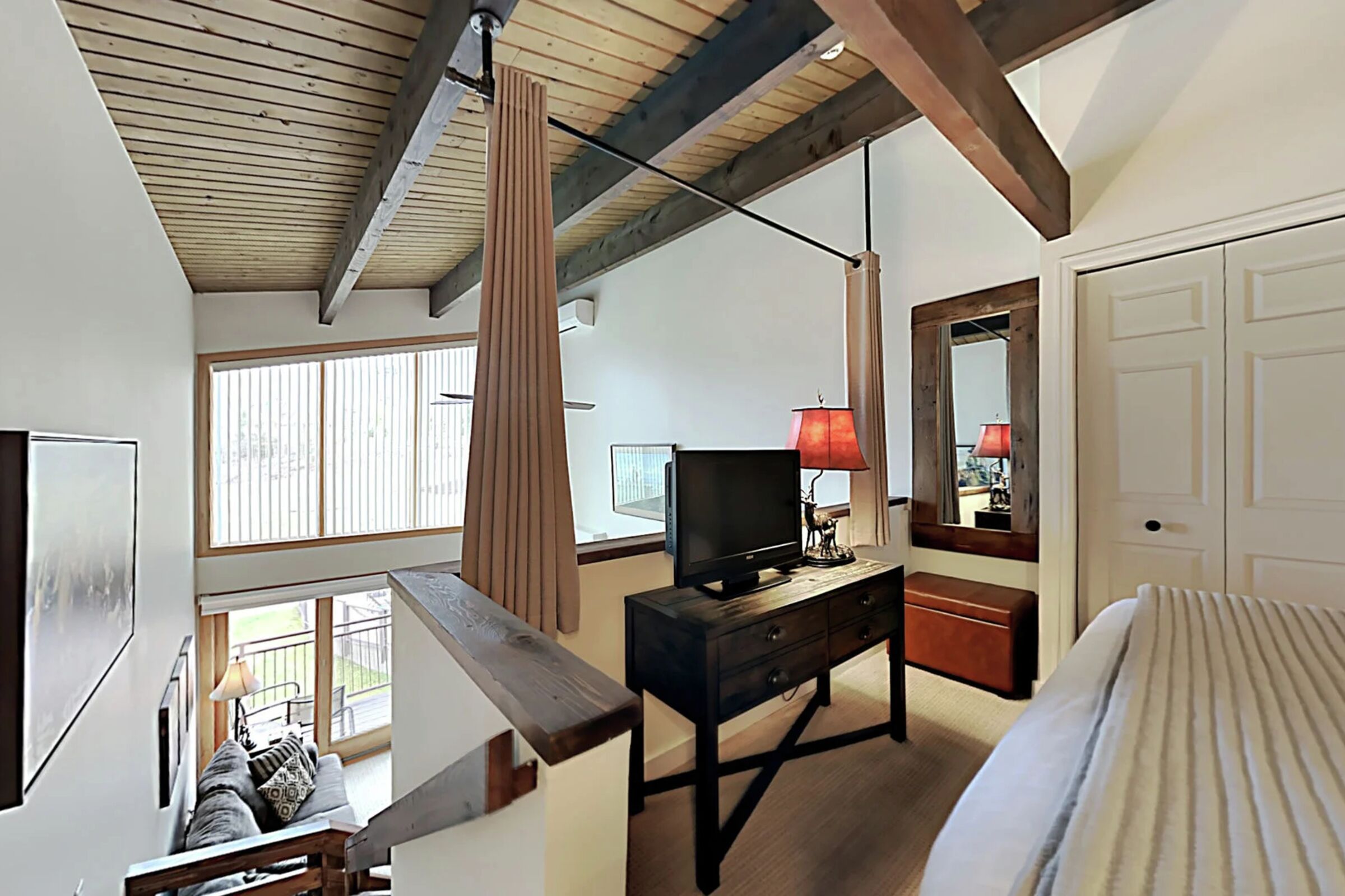 #316 - Studio Loft Bedroom