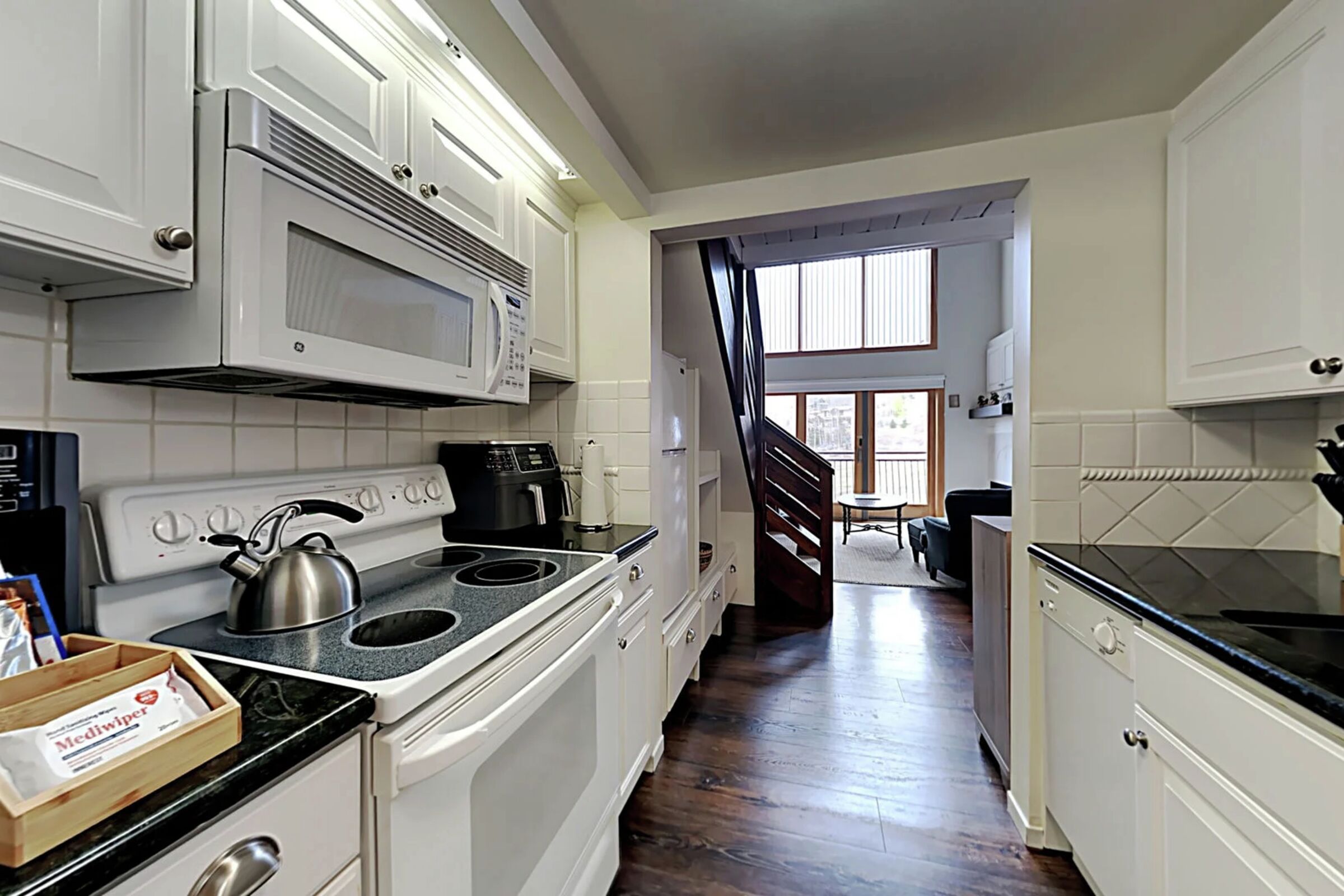 #316 - Studio Kitchen