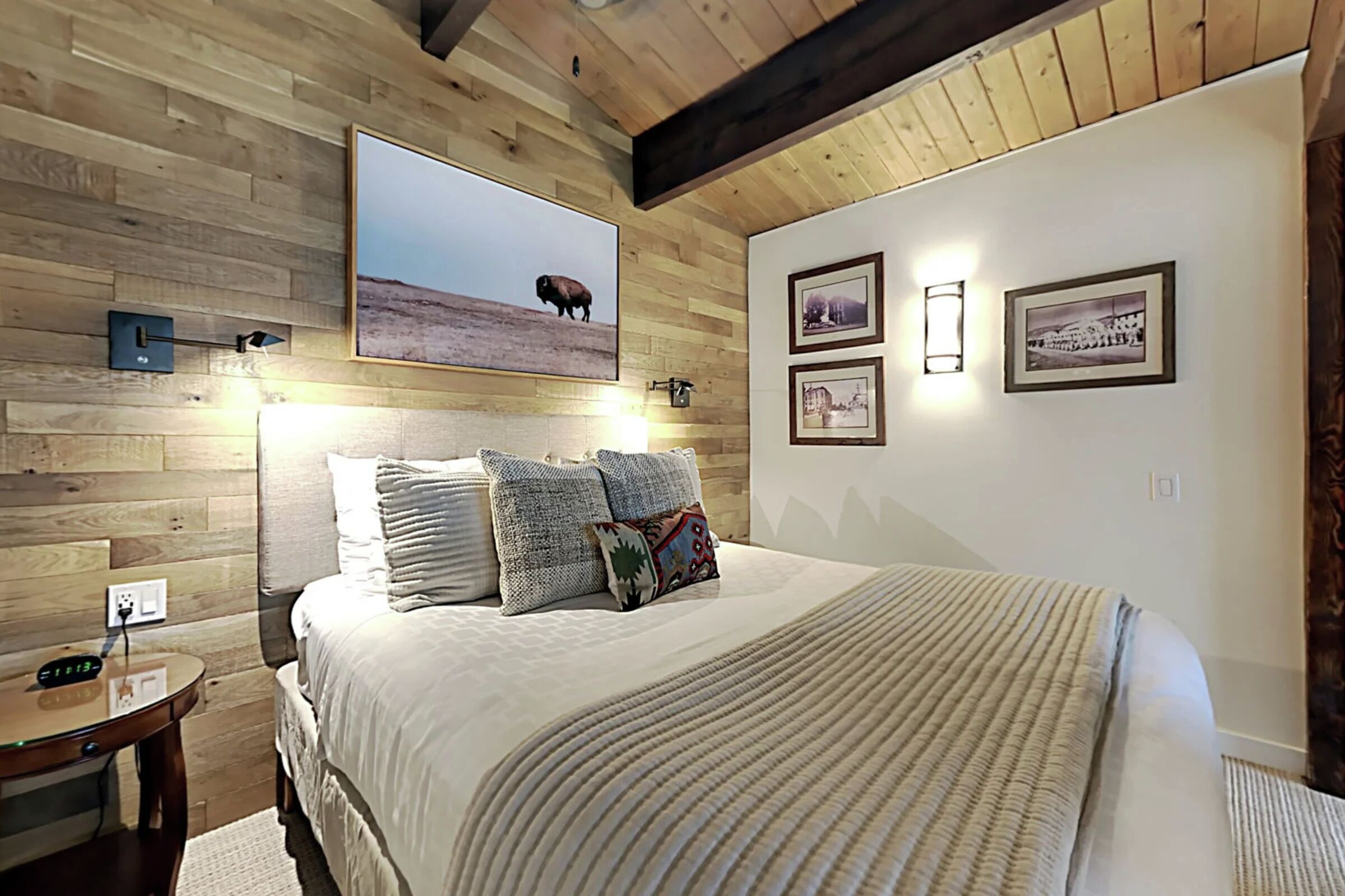 #316 - Studio Loft Bedroom