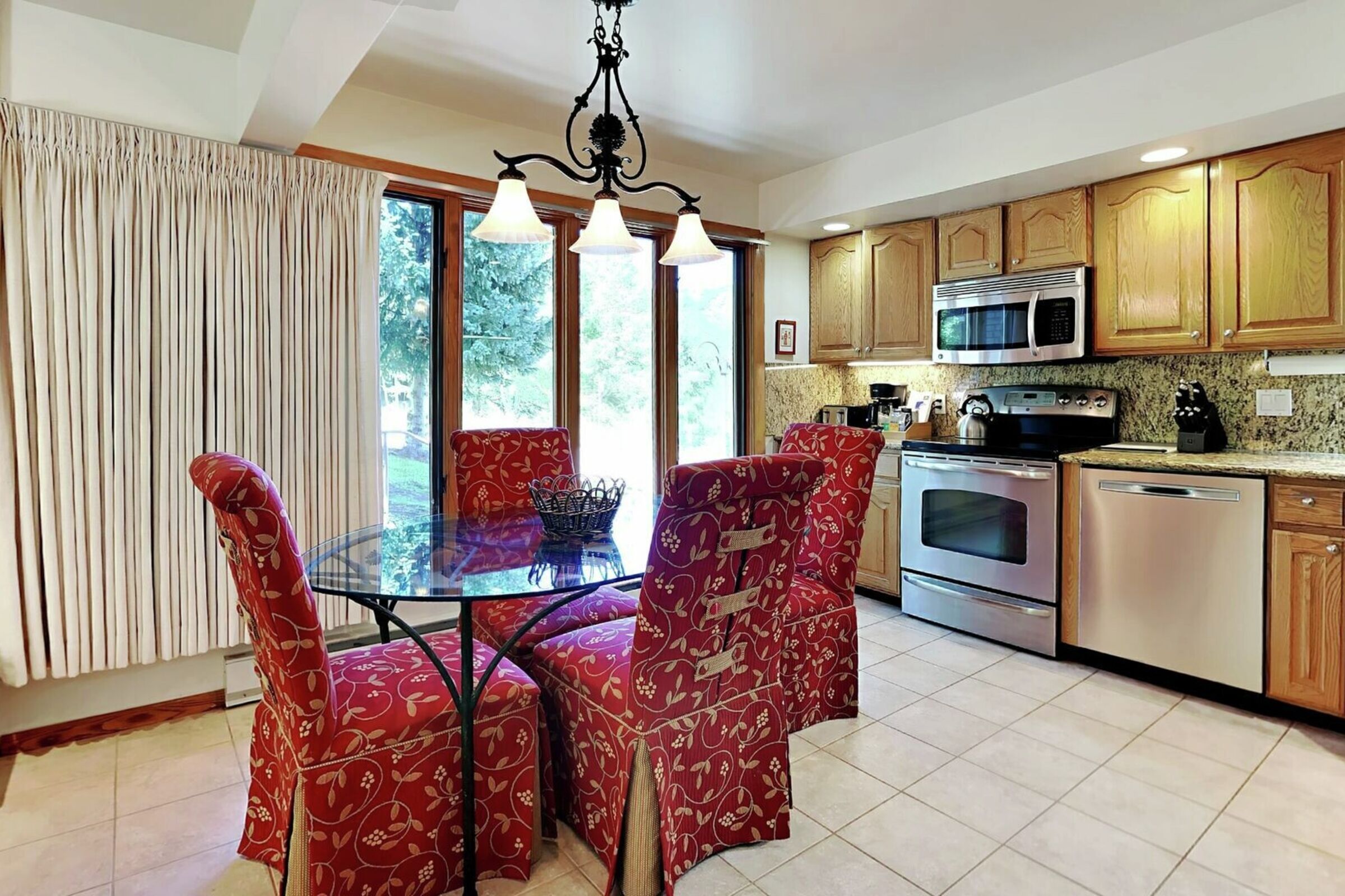 #B2E - Dining Area