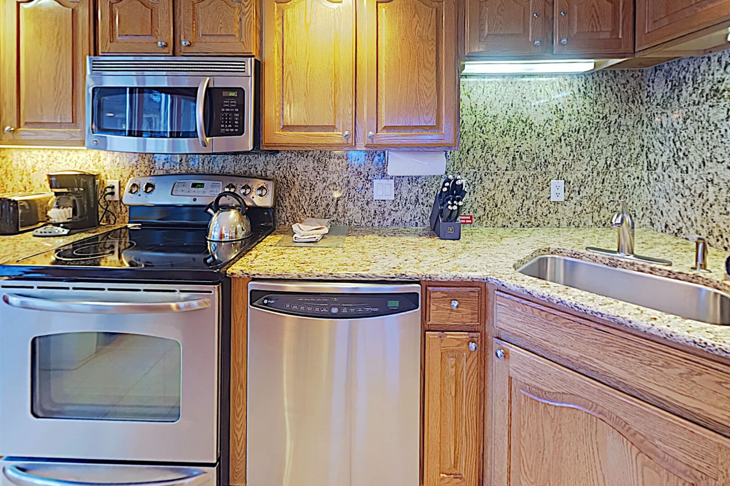 #B2E - Kitchen