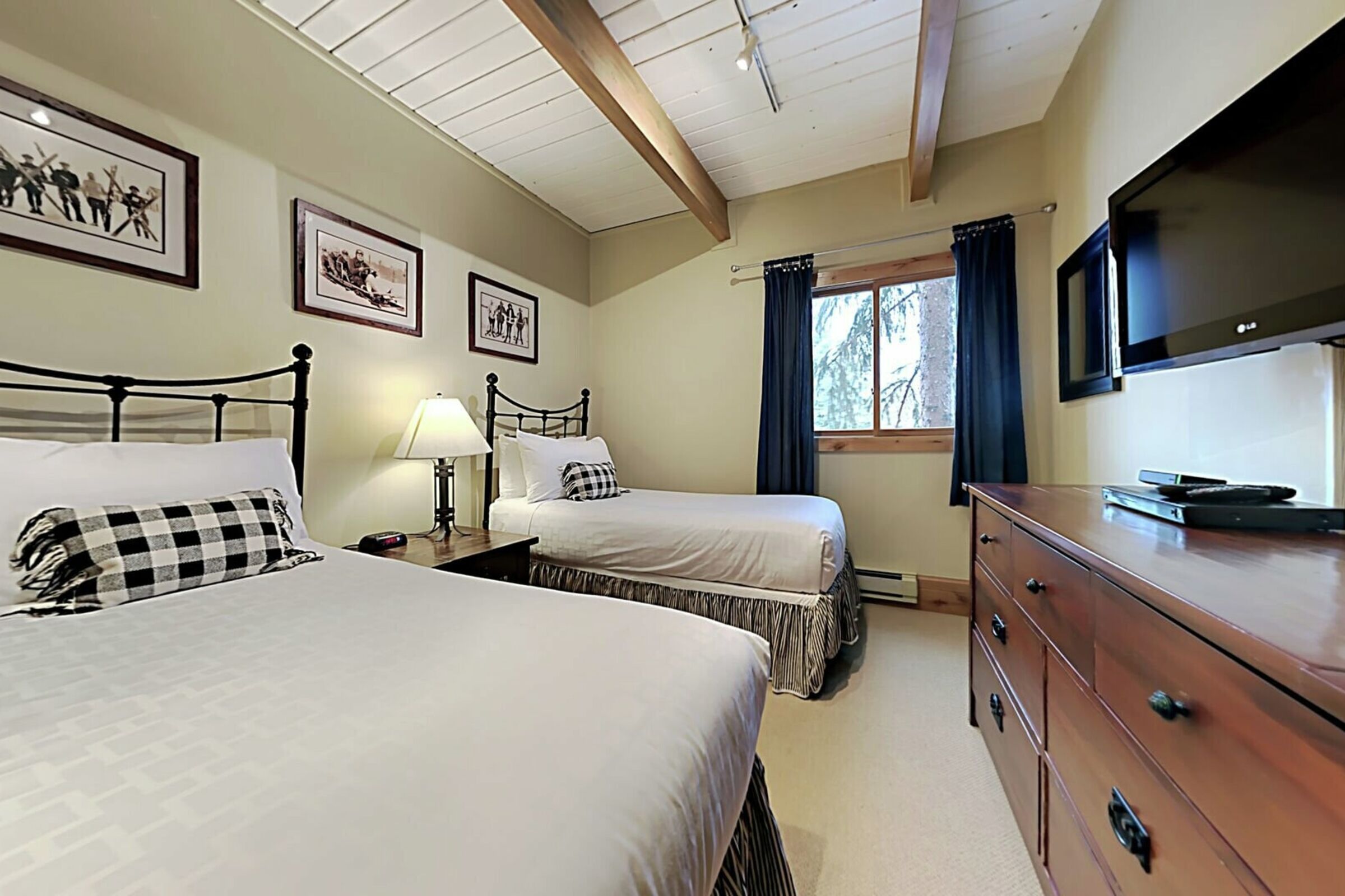 #D2D - Bedroom