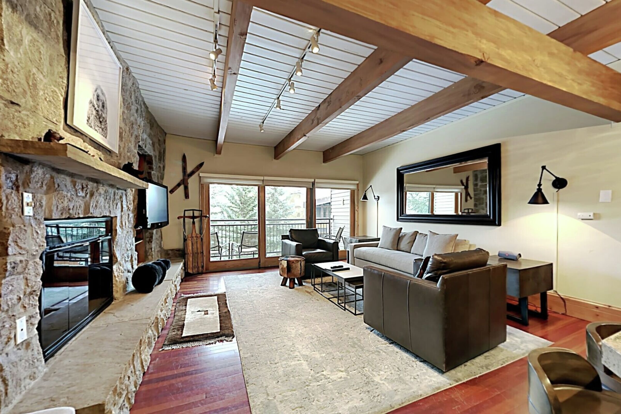 #D2D - Living Area