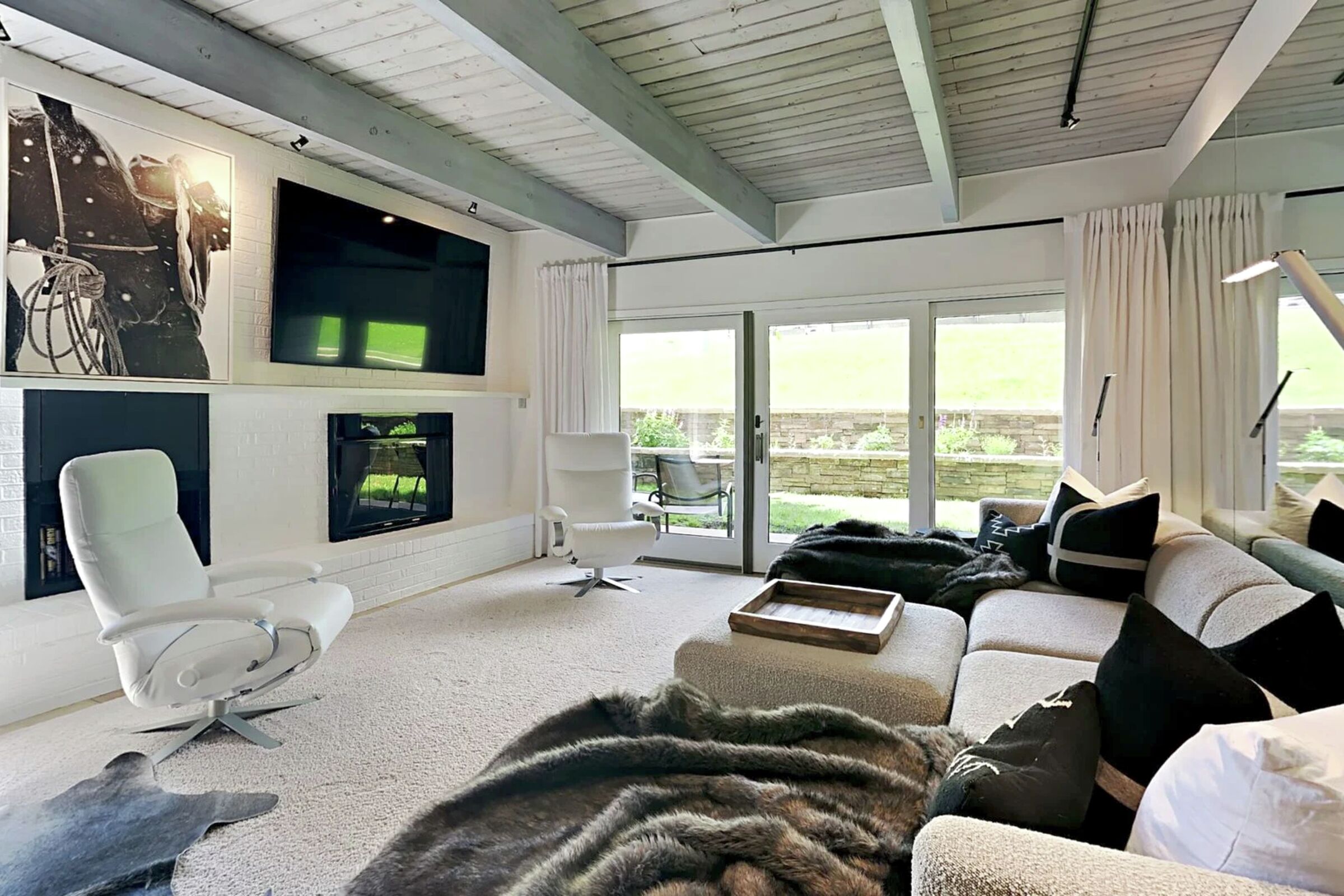 #D2H - Living Area