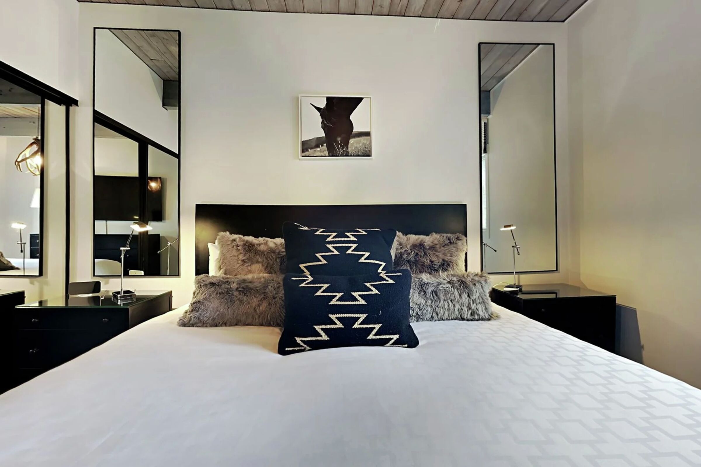 #D2H - Bedroom