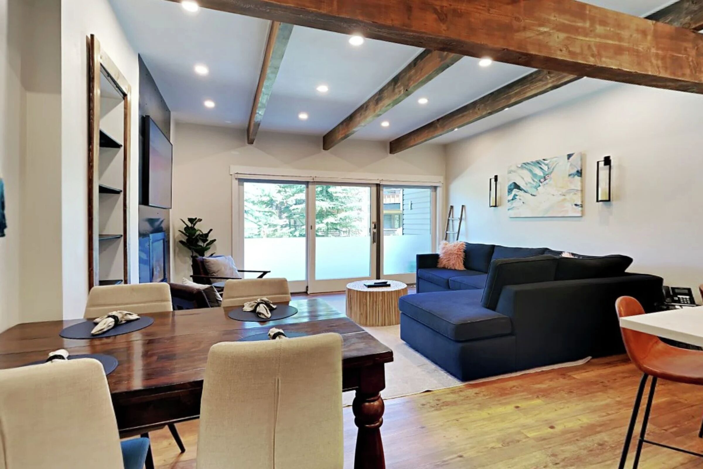 #D1D - Living Area & Dining Area