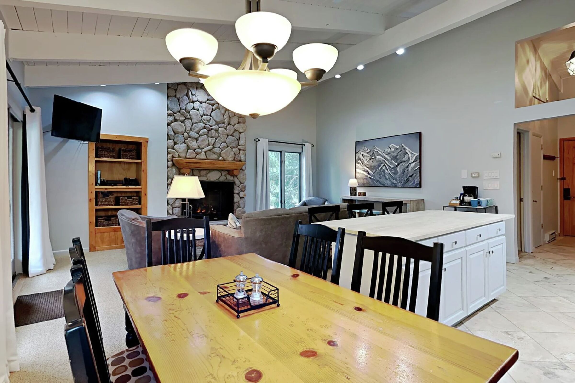 #D3E - Dining Area