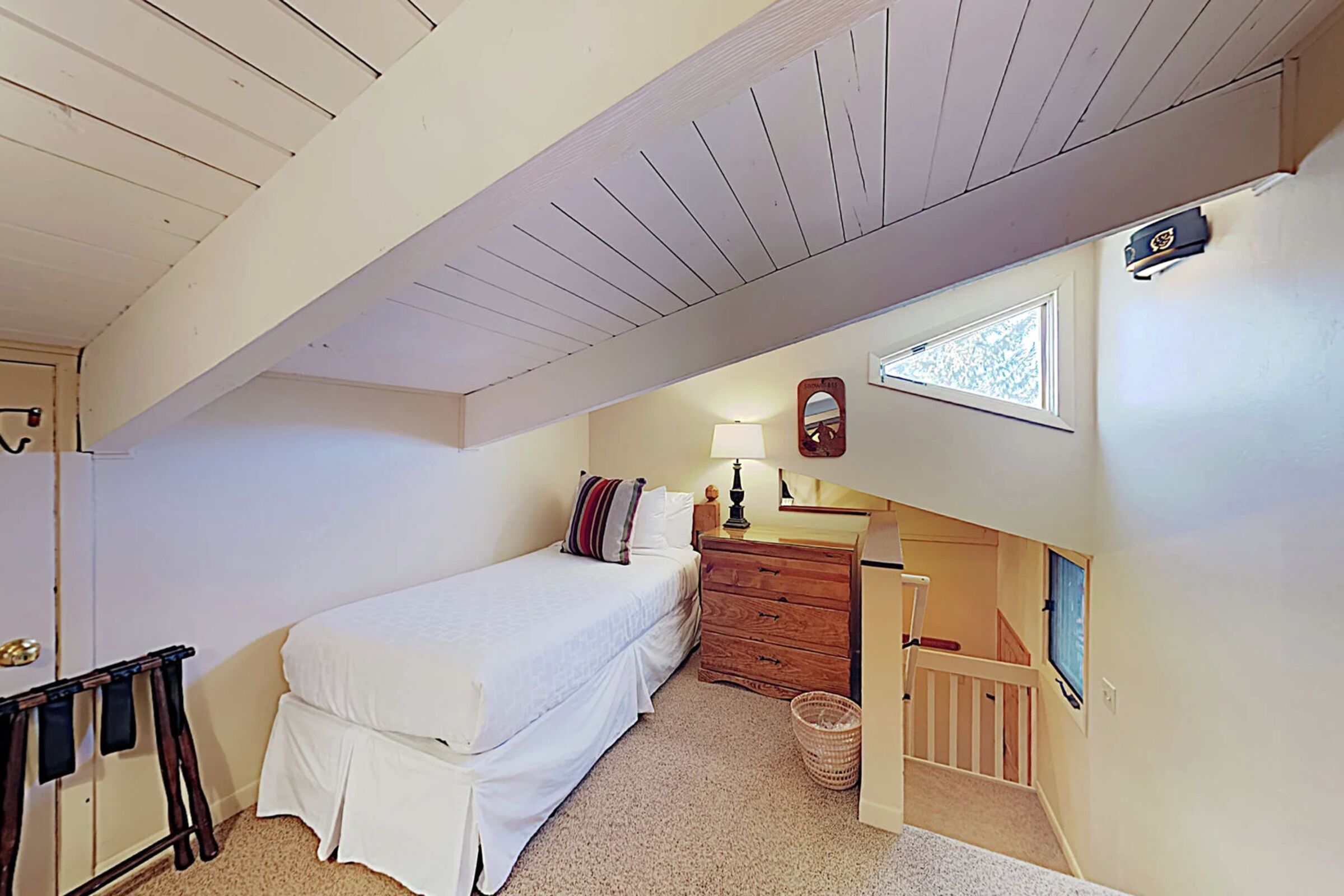 #D3E - Loft Bedroom