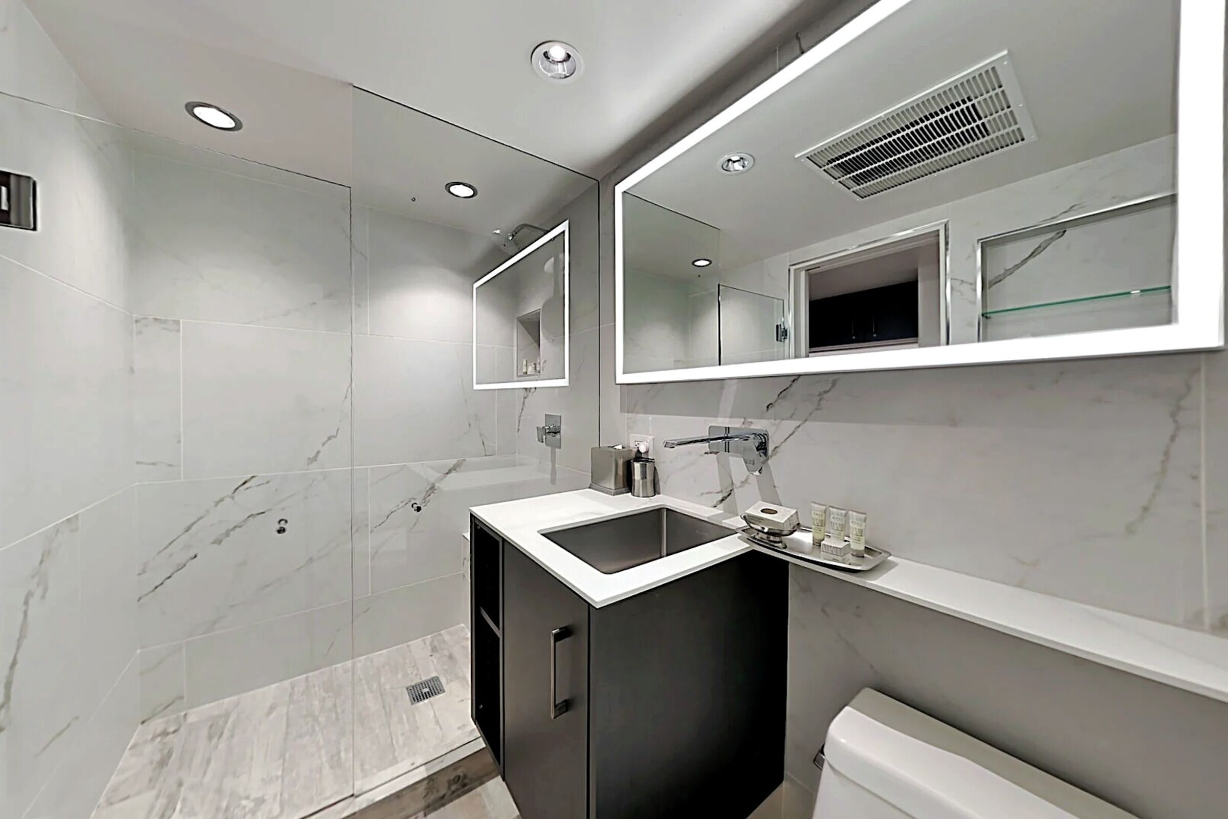 #304 - Studio Bathroom