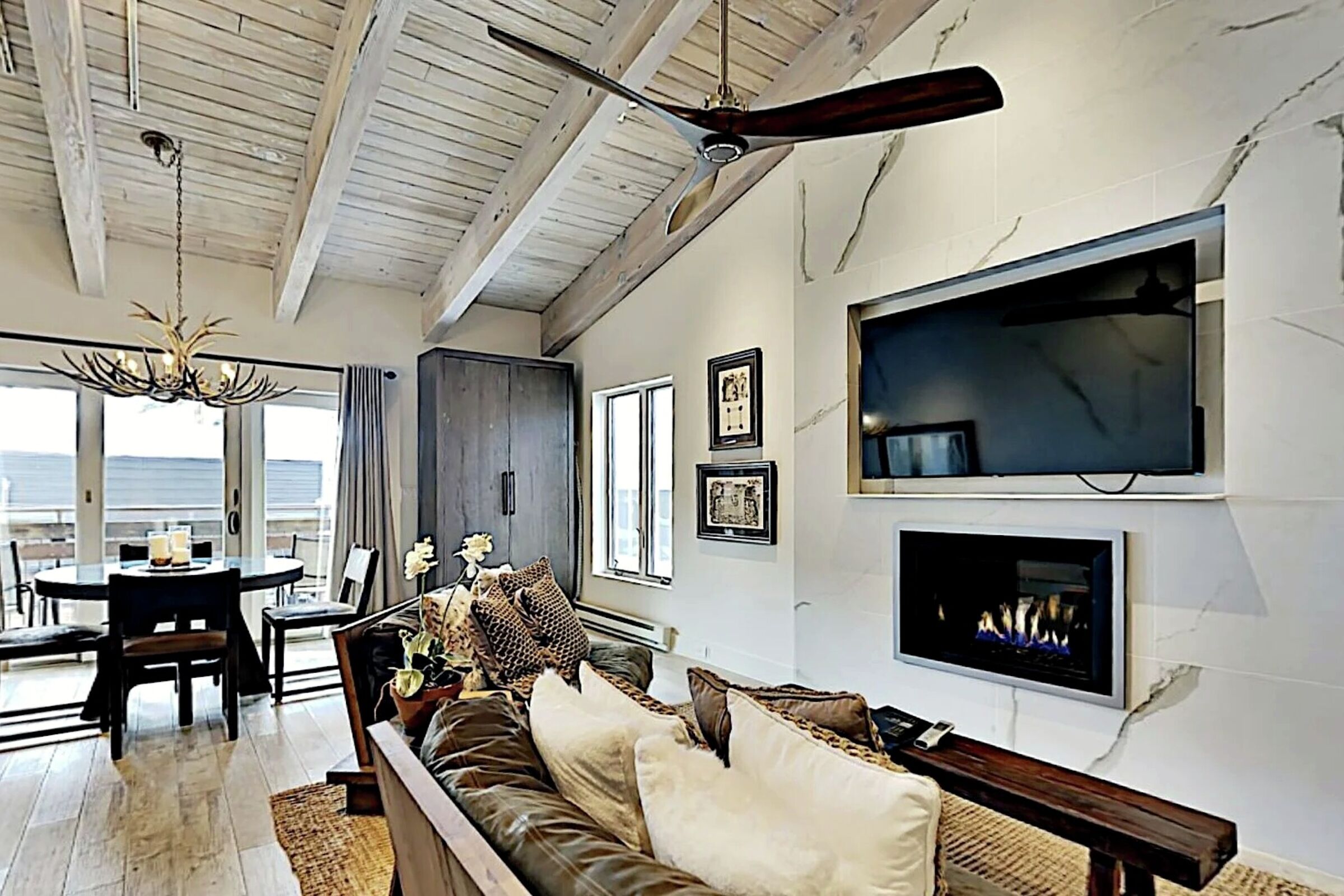 #304 - Studio Living Area