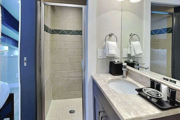 Studio Loft Ensuite Bathroom