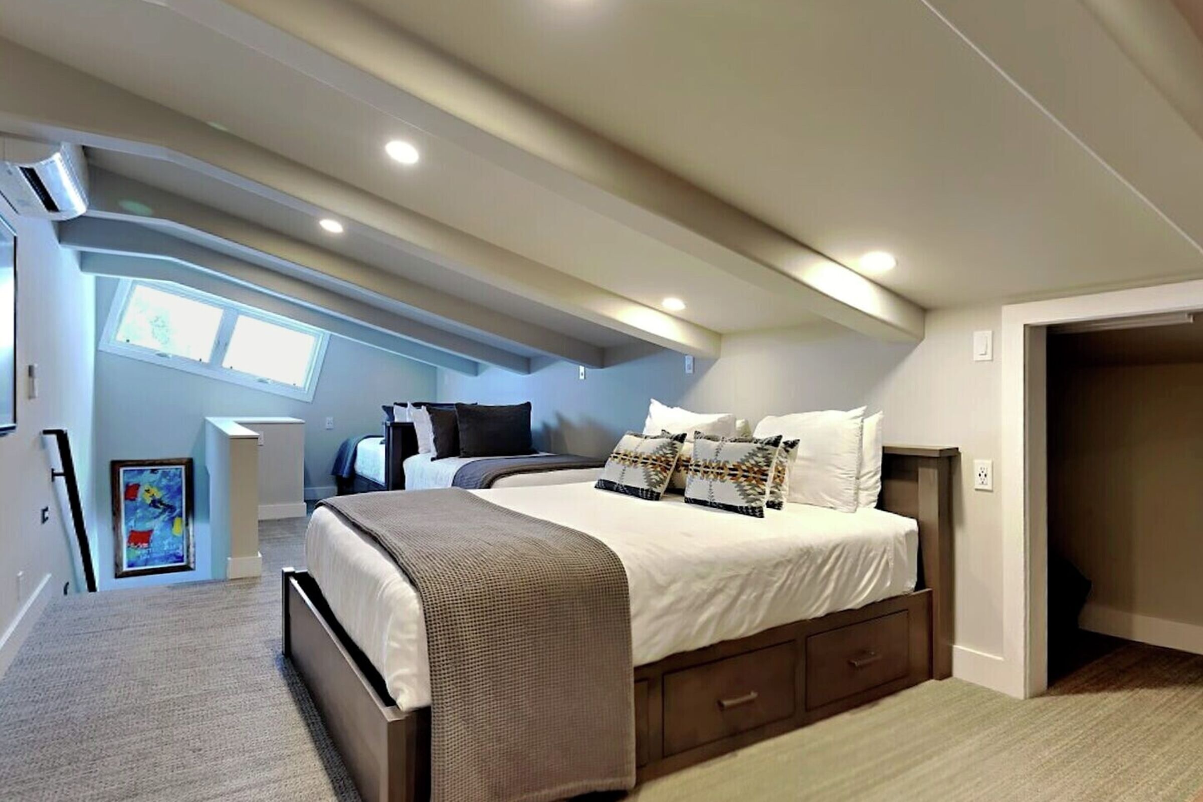 #D3H - Loft Bedroom