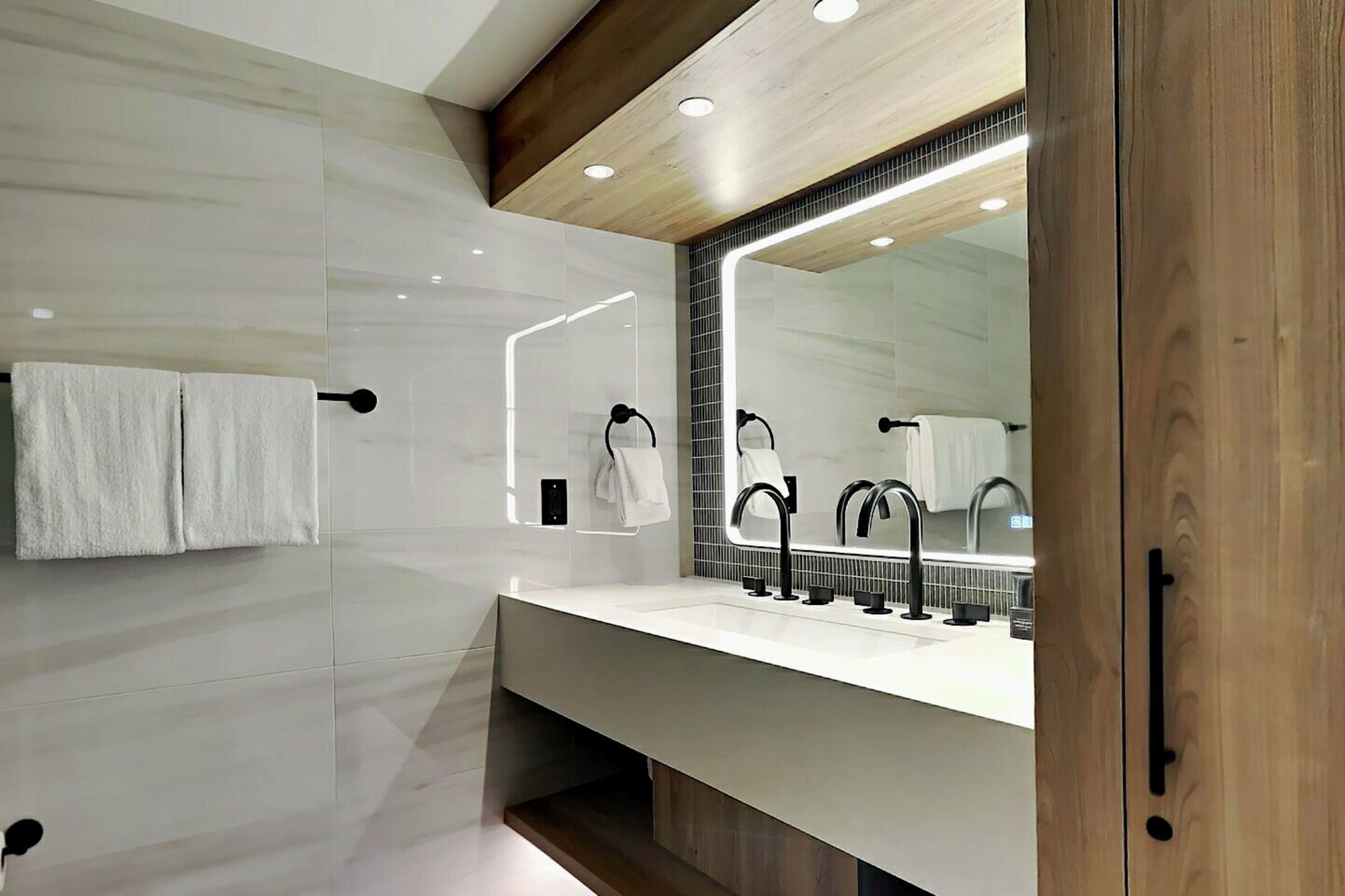 Master Ensuite Bathroom