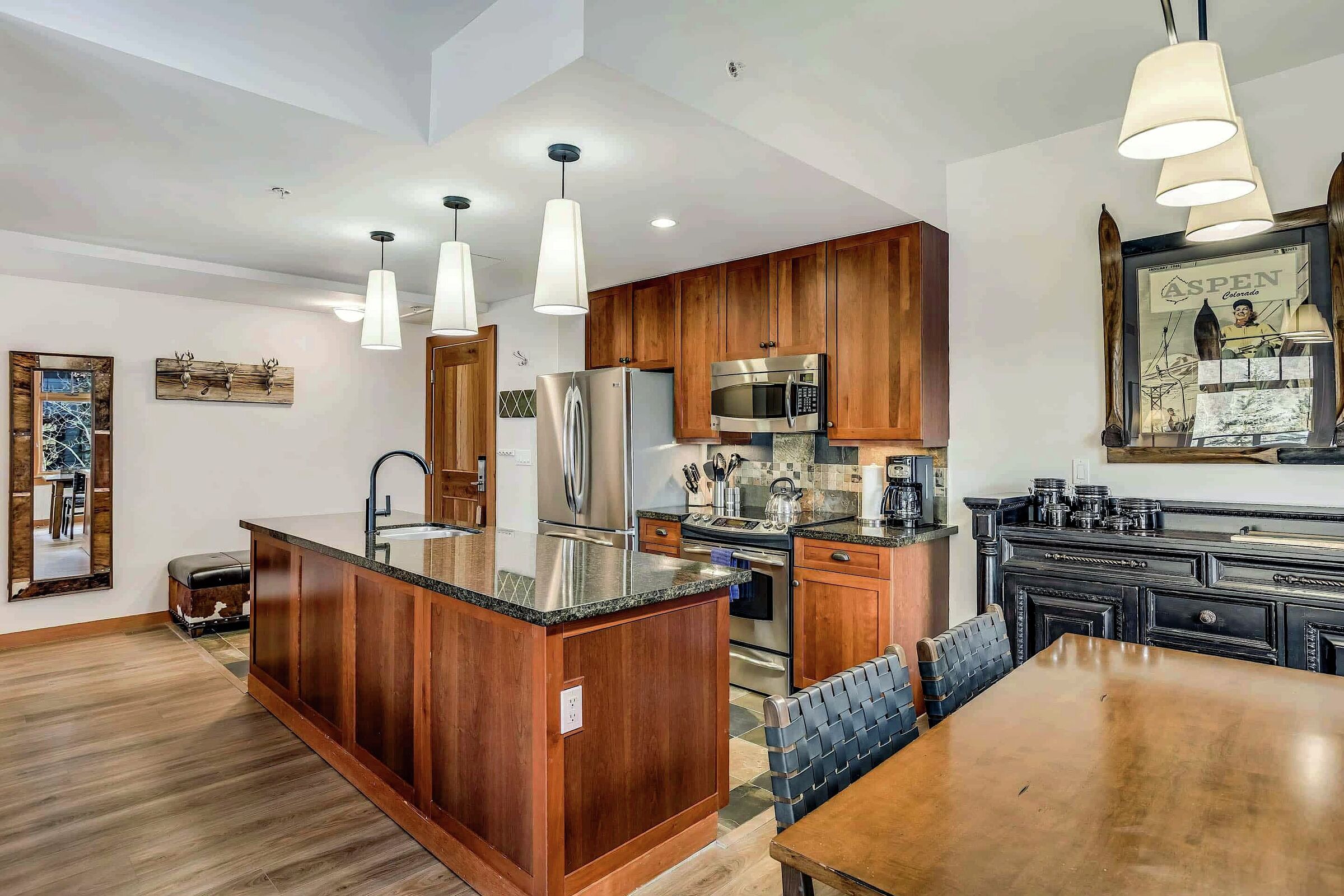 Dining Area & Kitchen
