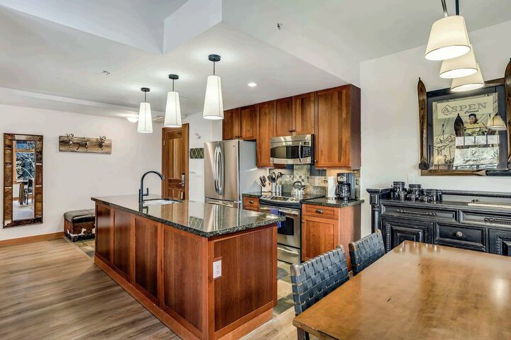 #3313 - Dining Area & Kitchen