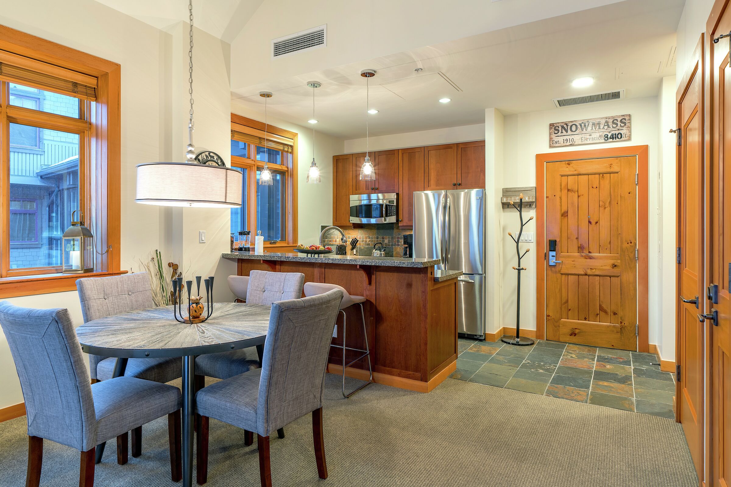#3322 - Dining Room & Kitchen