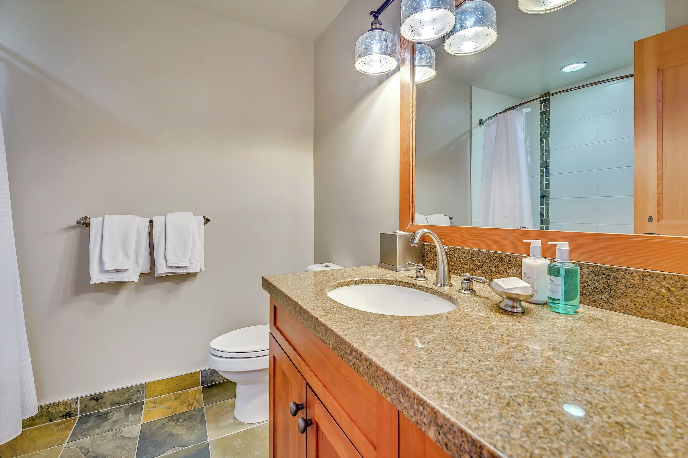 #3401 - Master Ensuite Bathroom