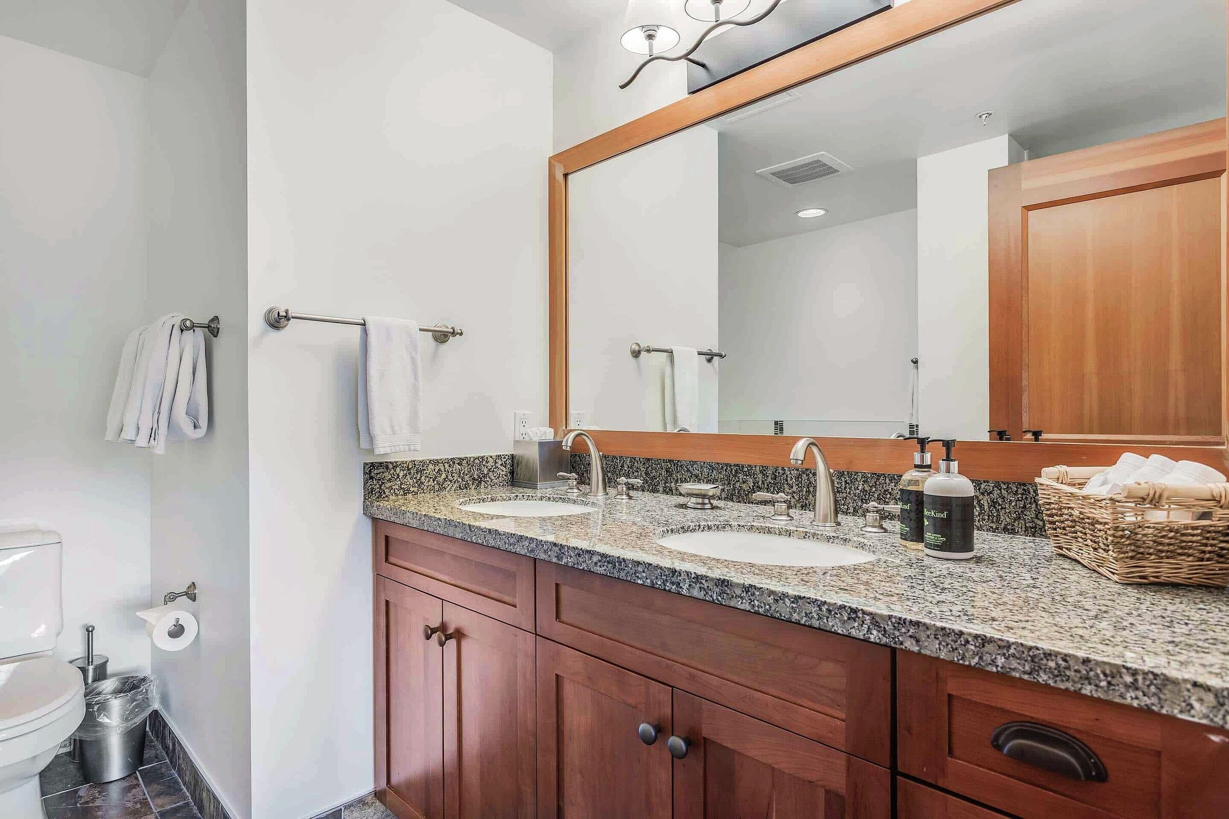 #3221 - Master Ensuite Bathroom