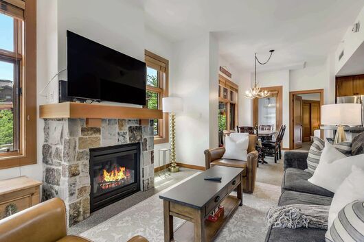 Living Area & Dining Area