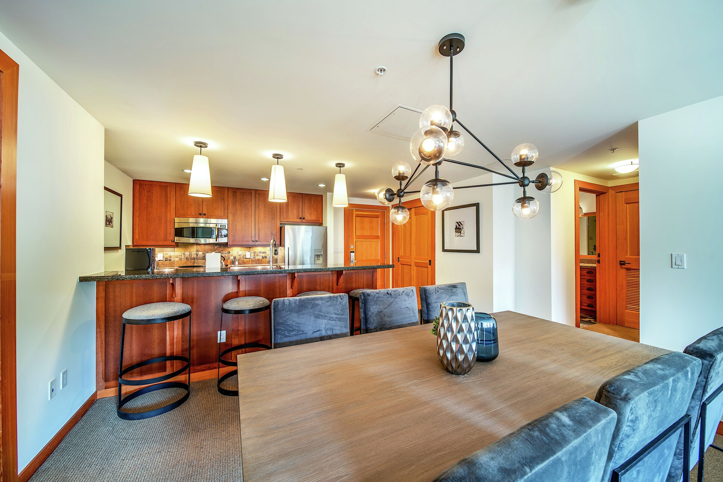 #3306 - Dining Room & Kitchen