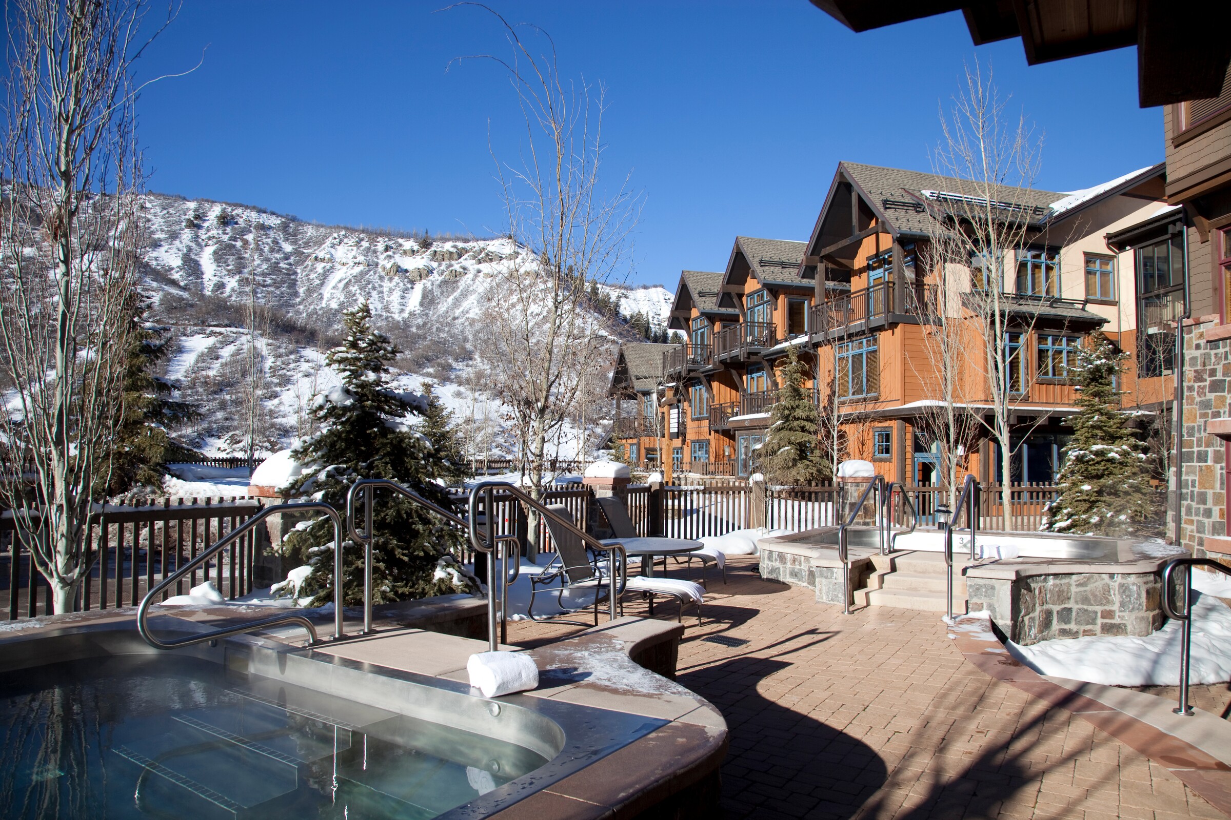Outdoor Hot Tubs