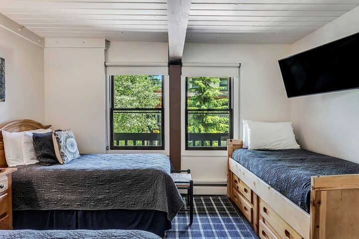 IN204 - Bedroom