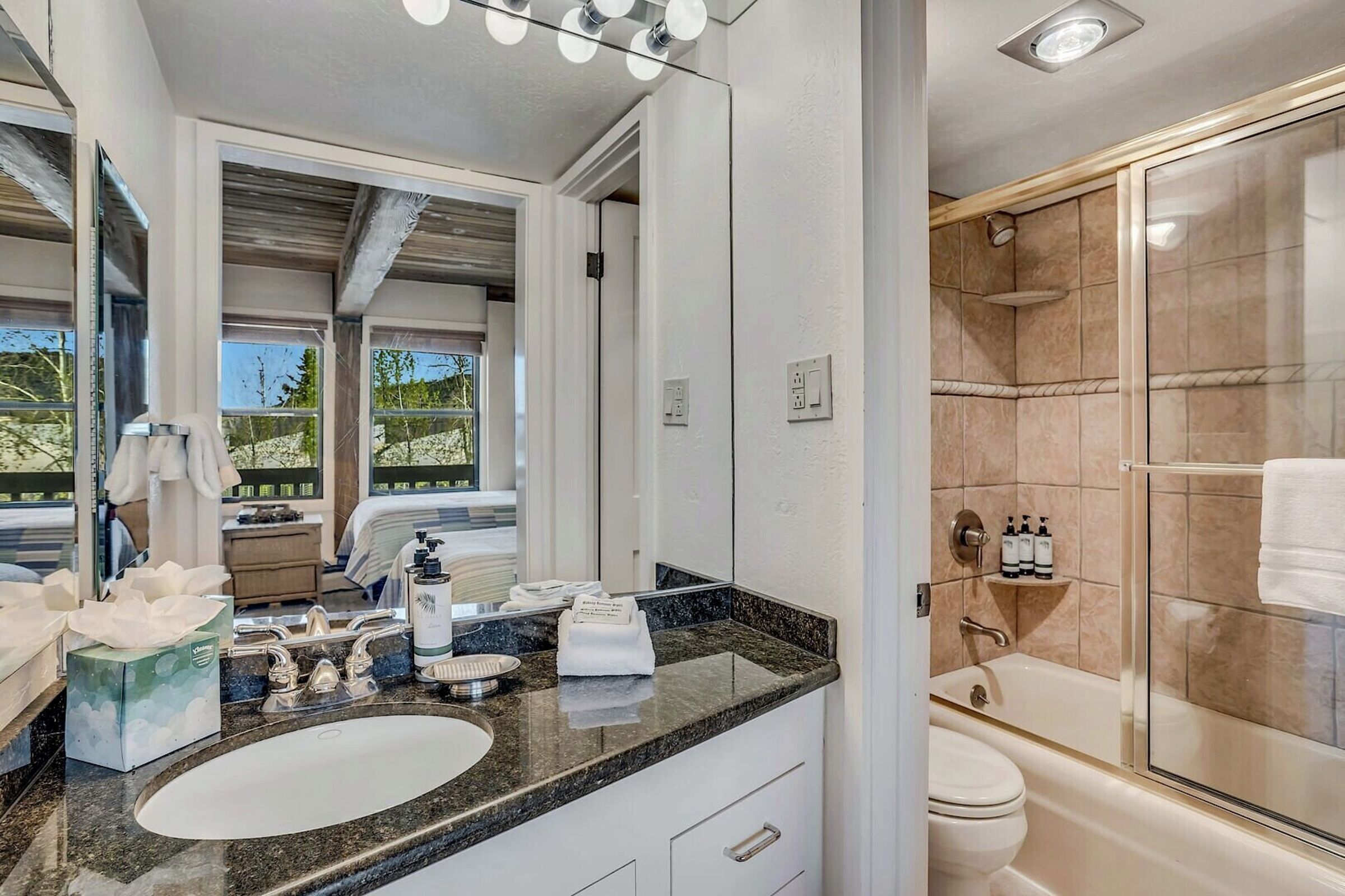 IN209 - Ensuite Bathroom