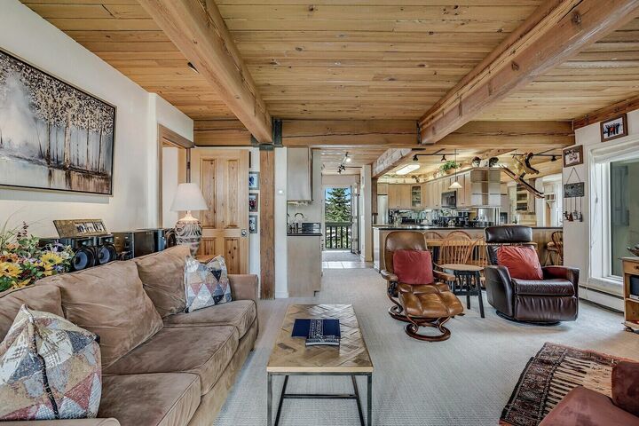 IN209 - Living Area