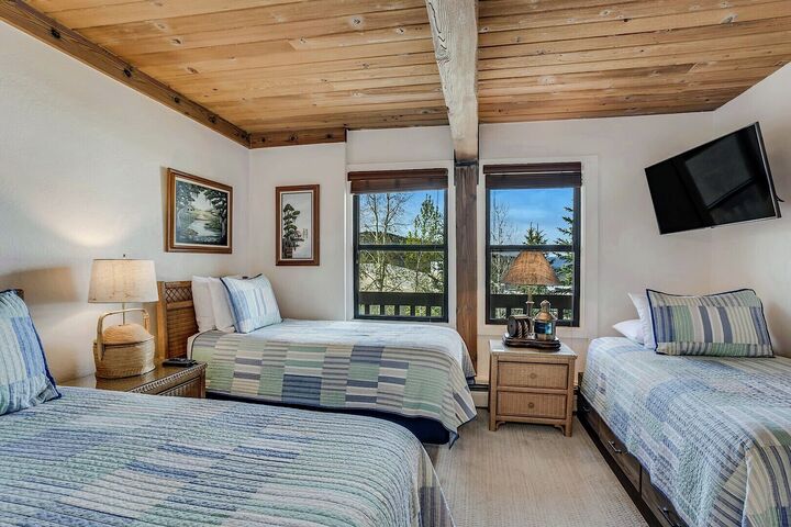 IN209 - Bedroom