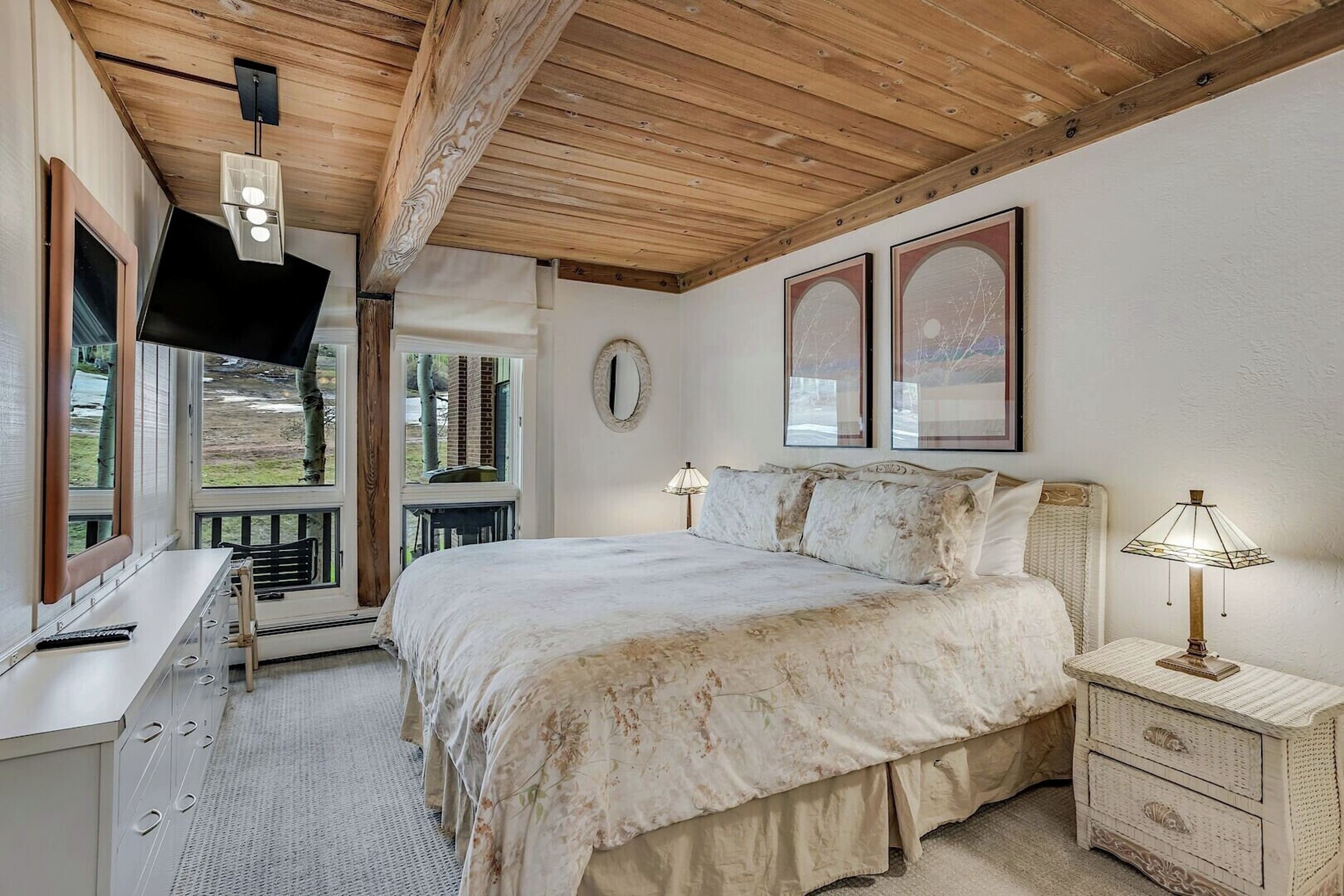 IN209 - Master Bedroom