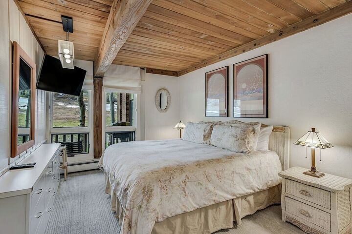 IN209 - Master Bedroom