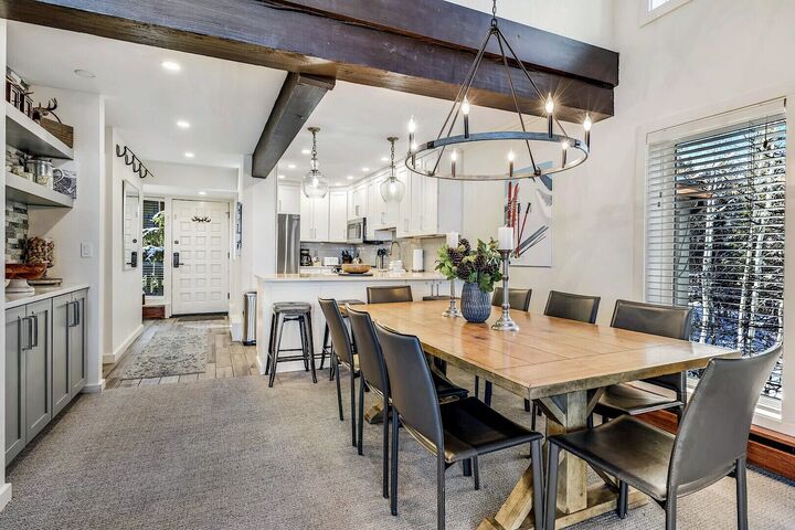 Dining Area & Kitchen
