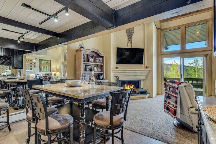 IN302 - Dining Area & Living Area