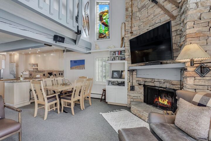 IN304 - Living Area & Dining Area