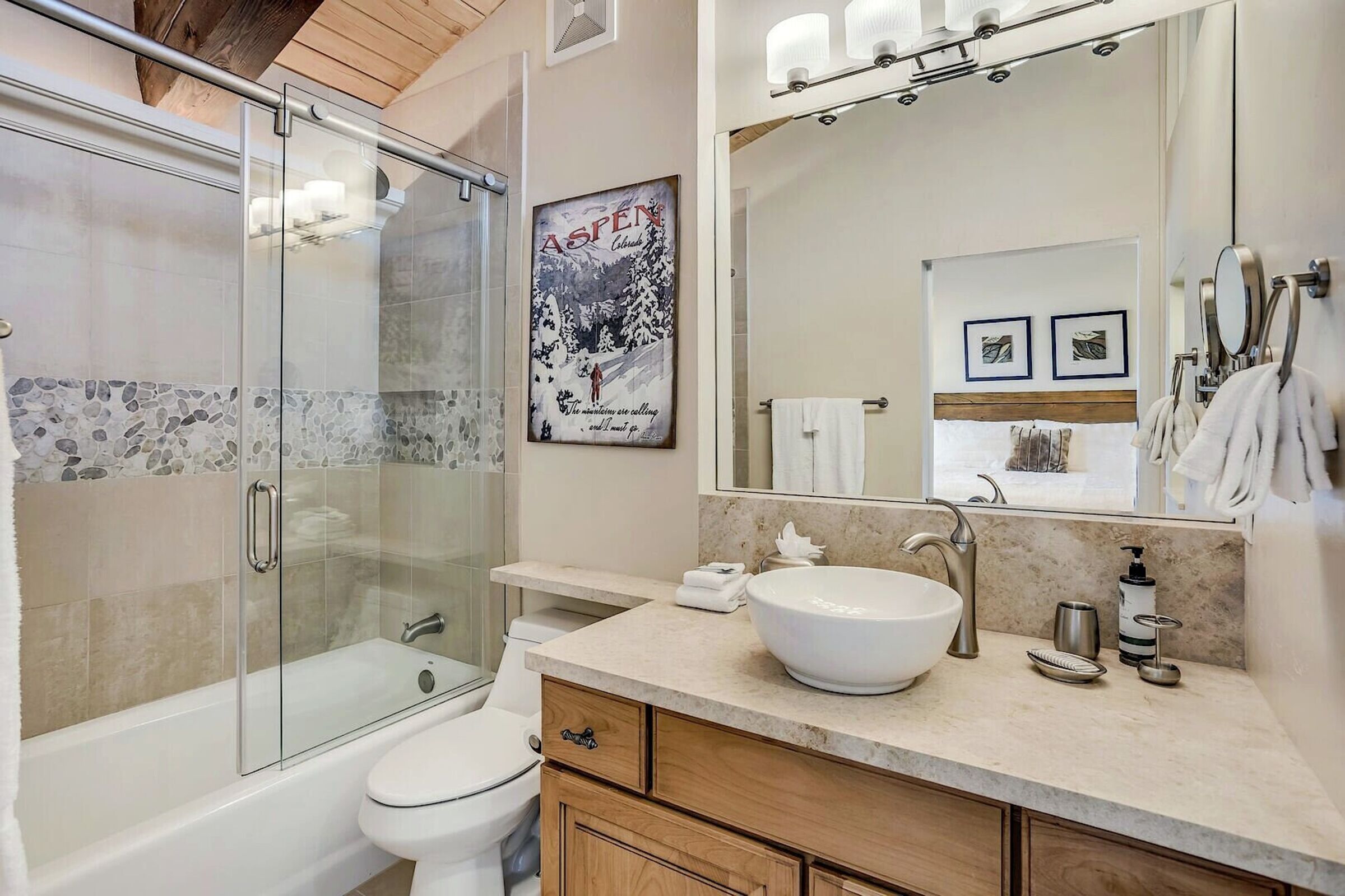 IN308 - Ensuite Bathroom