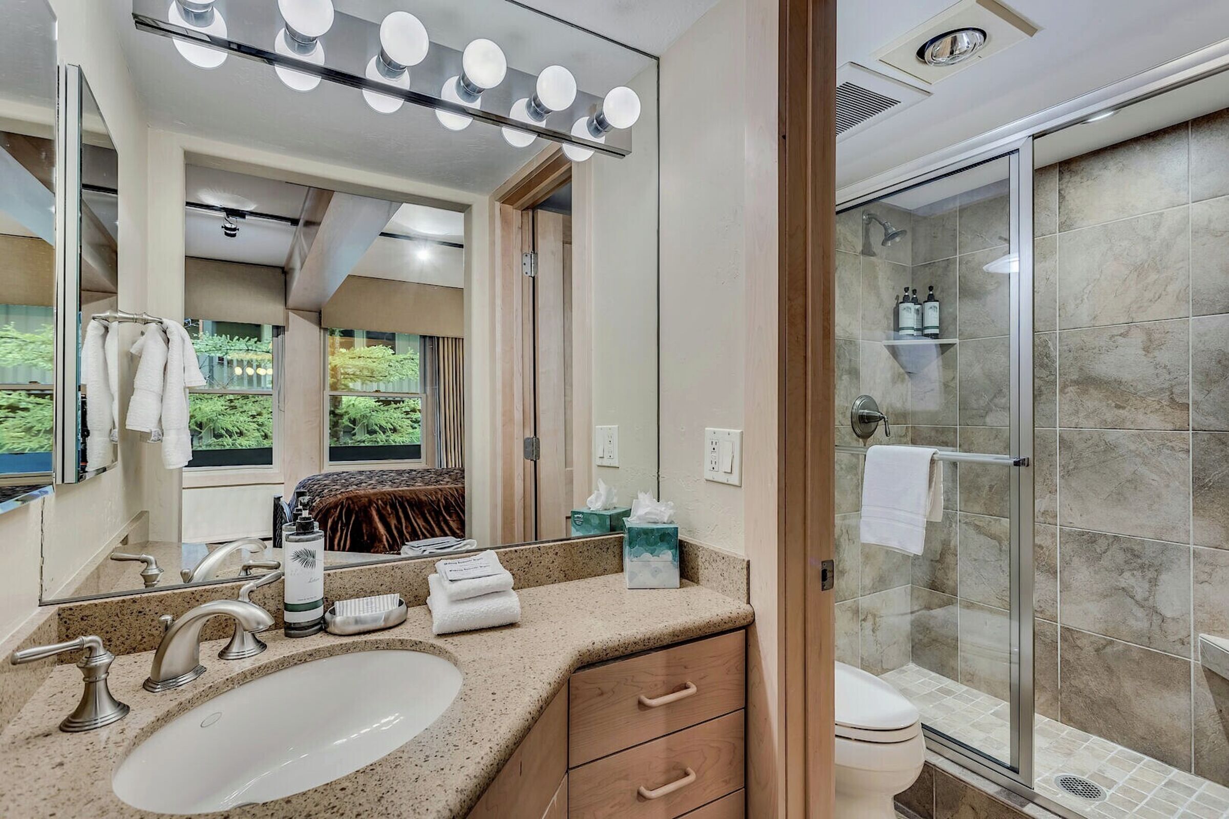IN202 - Master Ensuite Bathroom