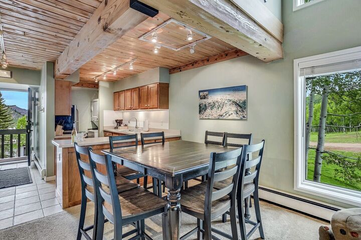 Dining Area & Kitchen