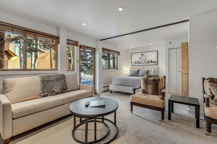 L103 - Studio Living Area