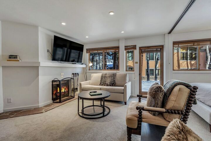 L103 - Studio Living Area