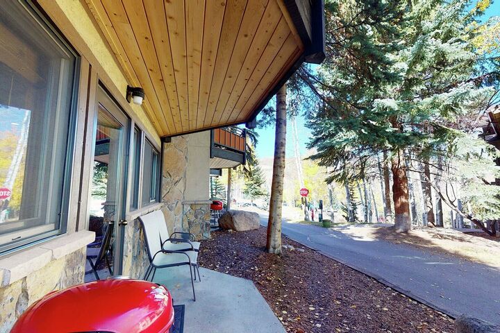 L103 - Studio Patio
