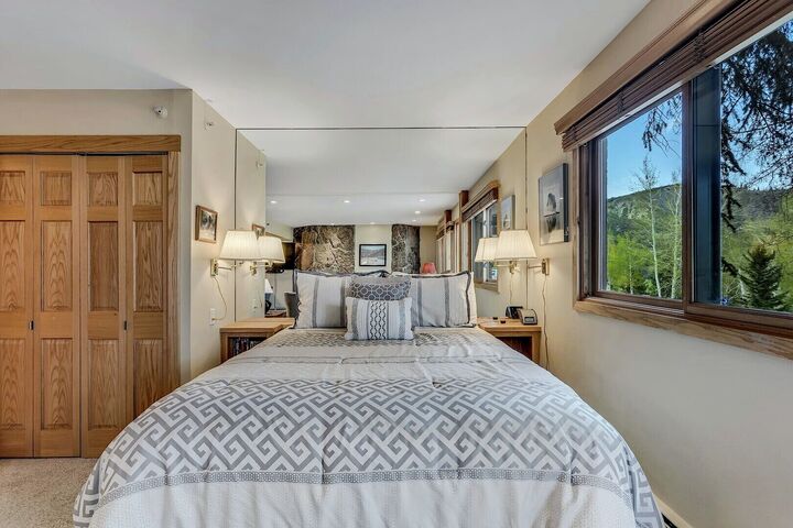 L104 - Studio Sleeping Area