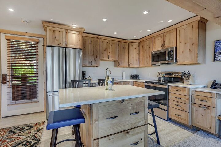 L106 - Studio Kitchen