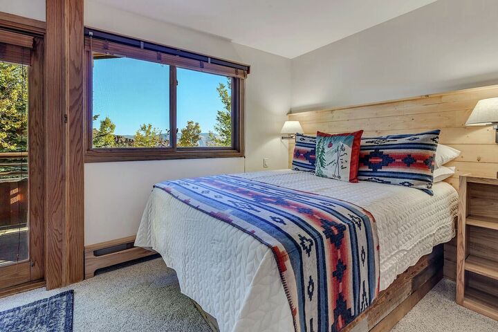 L106 - Studio Sleeping Area