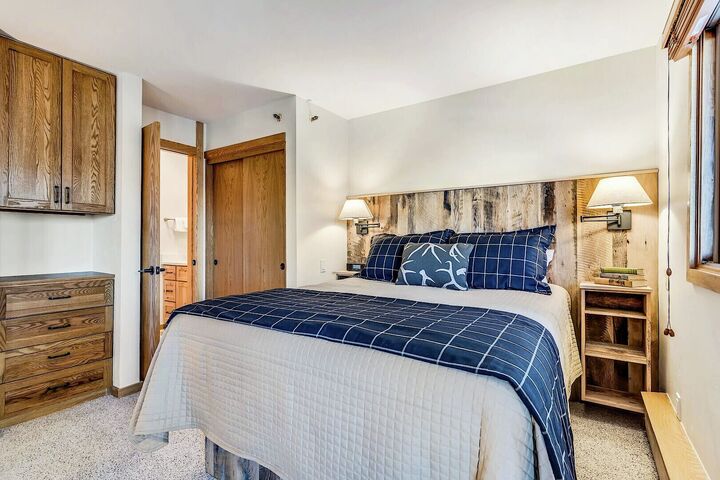 L107 - Studio Sleeping Area