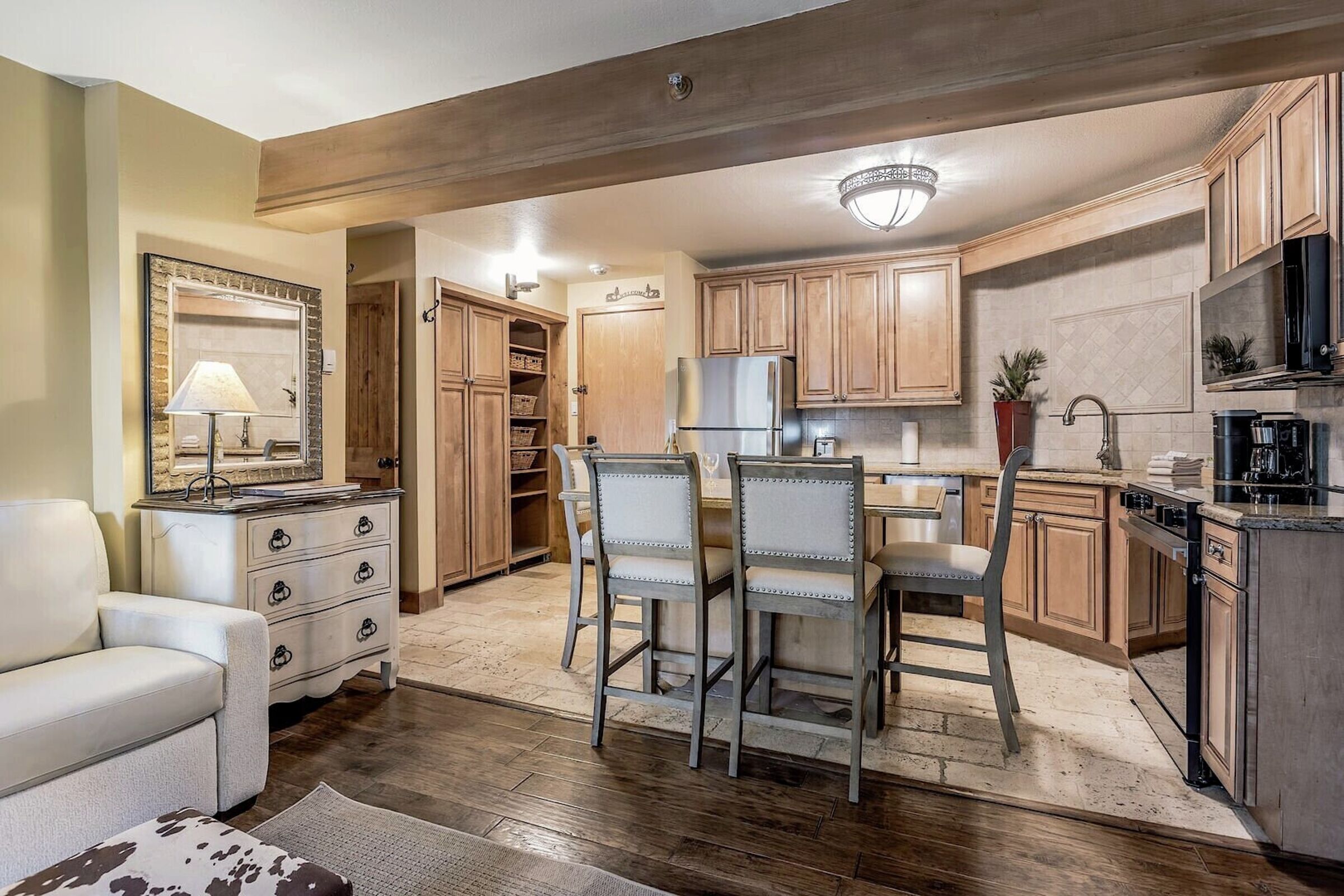 Studio Kitchen