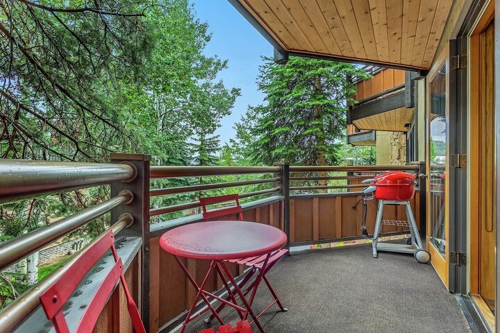 L108 - Studio Balcony