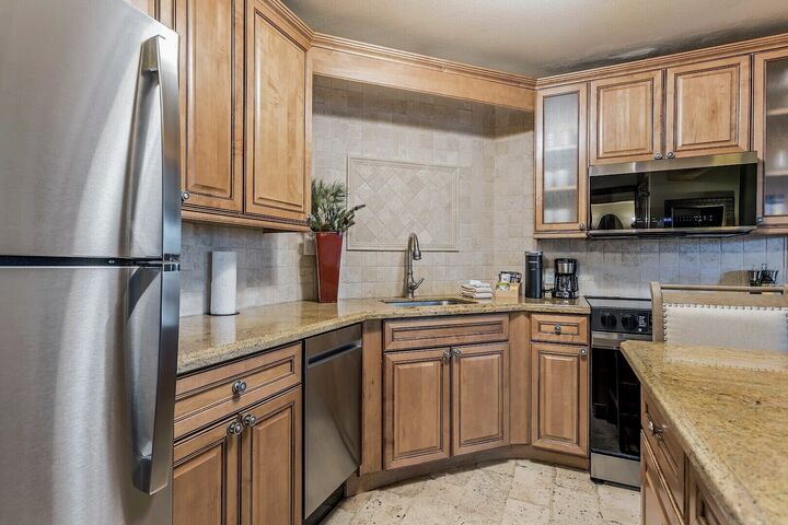 L108 - Studio Kitchen