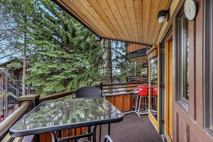 L110 - Studio Balcony